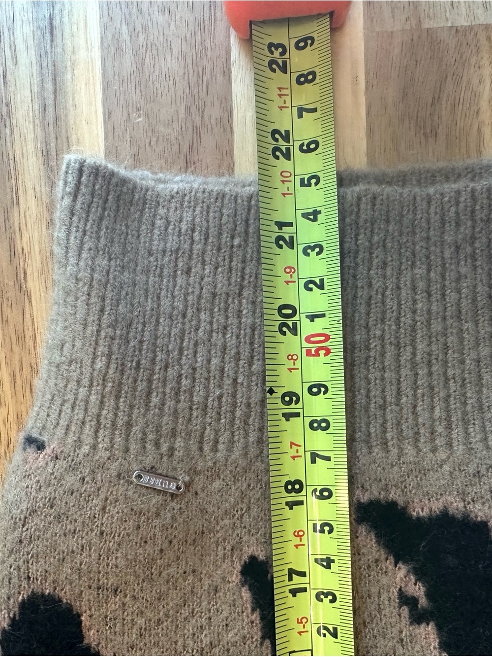 Guess Cheetah Leopard Print V Neck Fuzzy Sweater, Sz XS - Picture 11 of 13